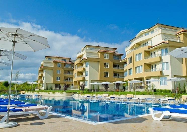 Аппартамент Pines Beach Resort Byala  Buitenkant foto