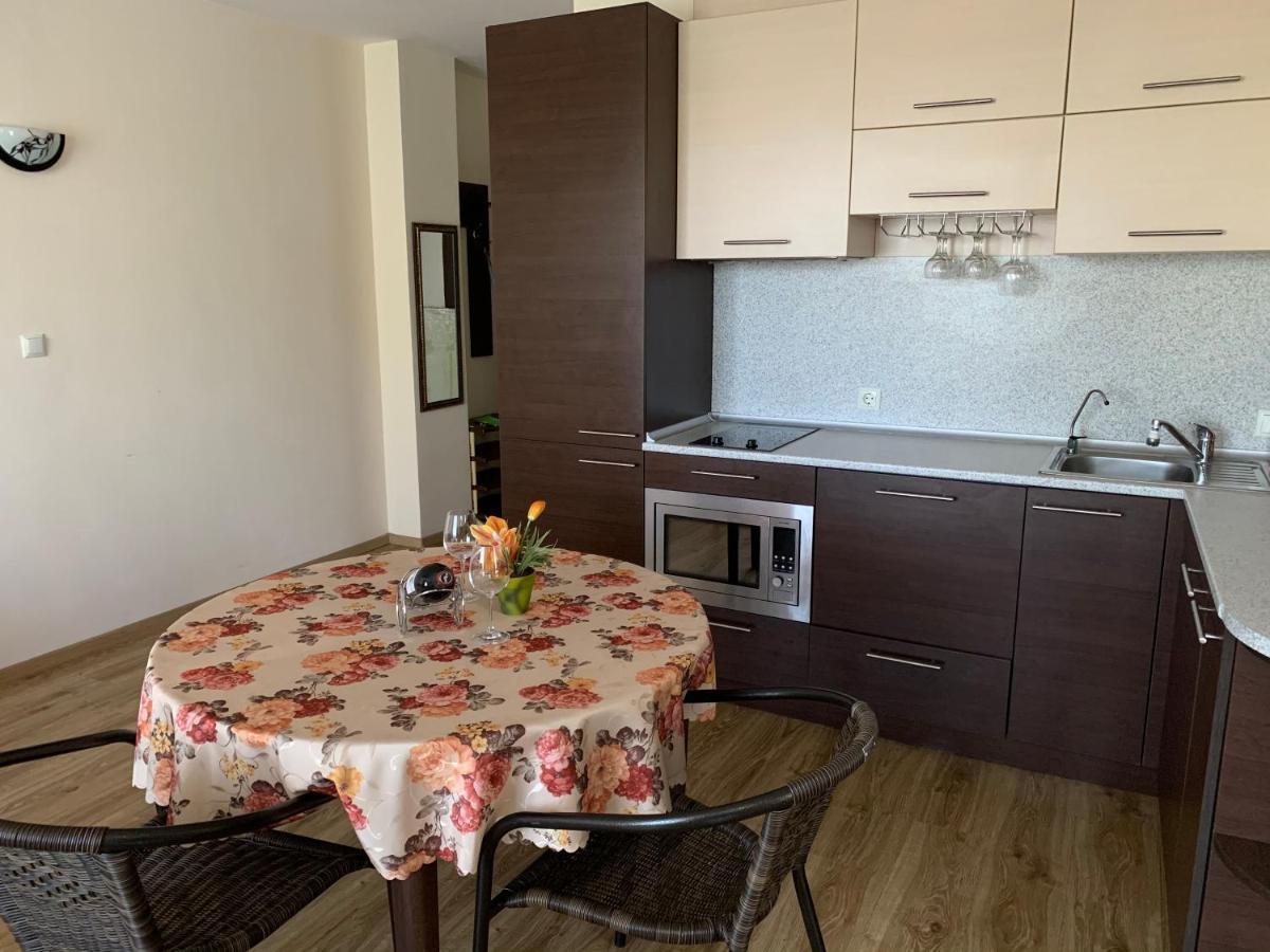 Аппартамент Pines Beach Resort Byala  Buitenkant foto