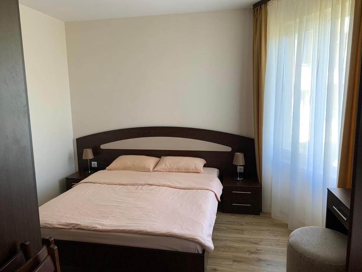 Аппартамент Pines Beach Resort Byala  Buitenkant foto