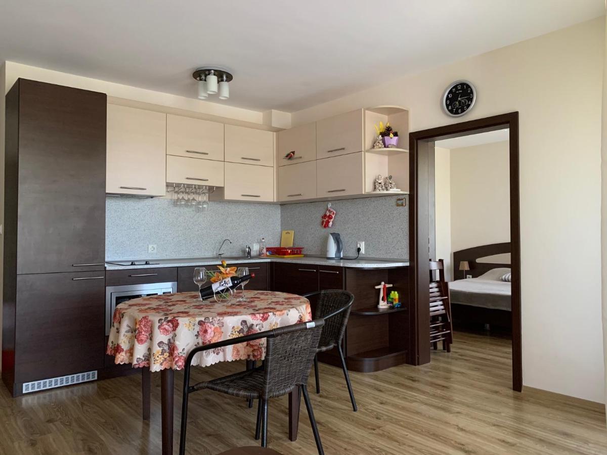 Аппартамент Pines Beach Resort Byala  Buitenkant foto