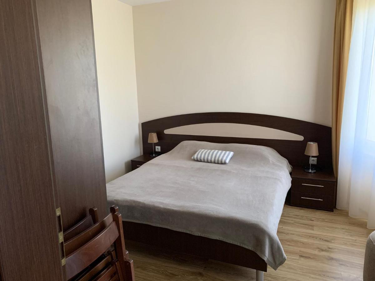 Аппартамент Pines Beach Resort Byala  Buitenkant foto