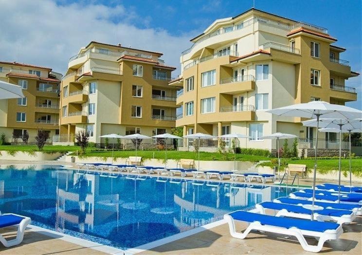 Аппартамент Pines Beach Resort Byala  Buitenkant foto